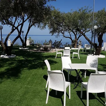 Couette-café Costa Viola Palmi